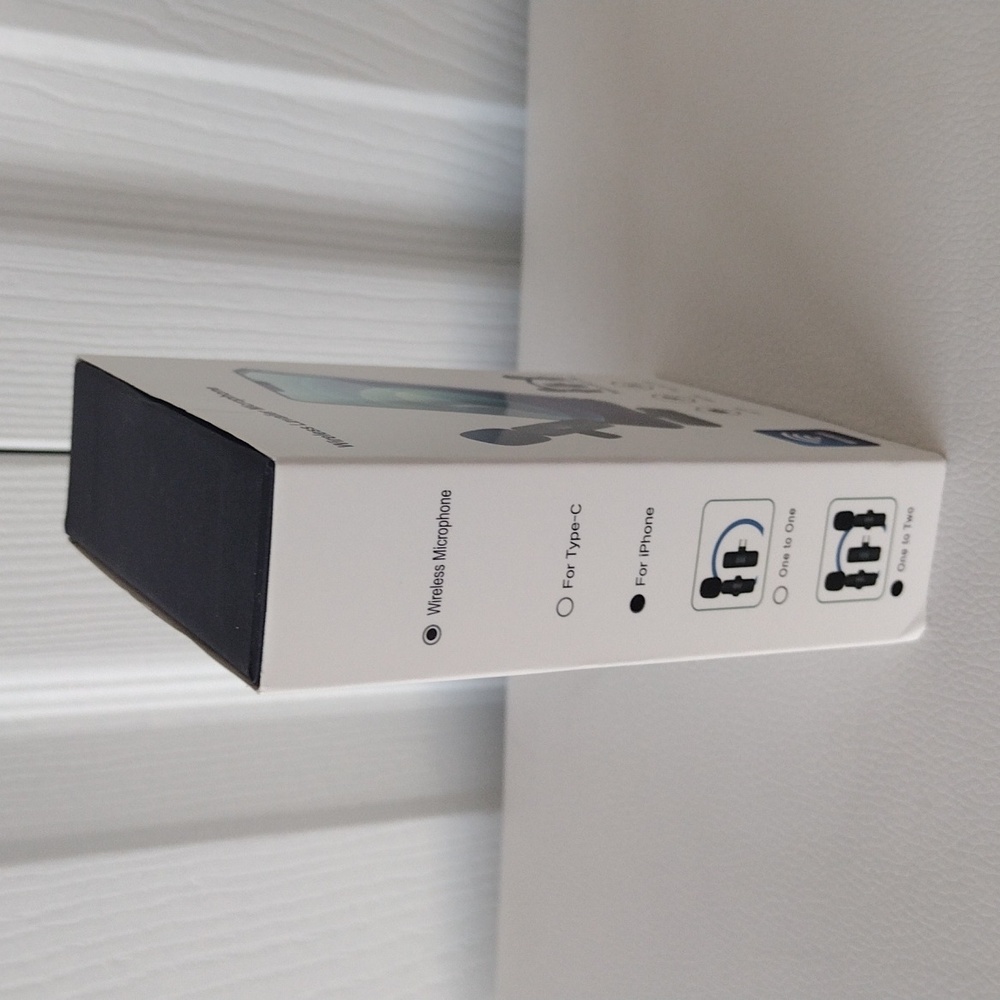 Wireless Microphone - Picture 3 of 11